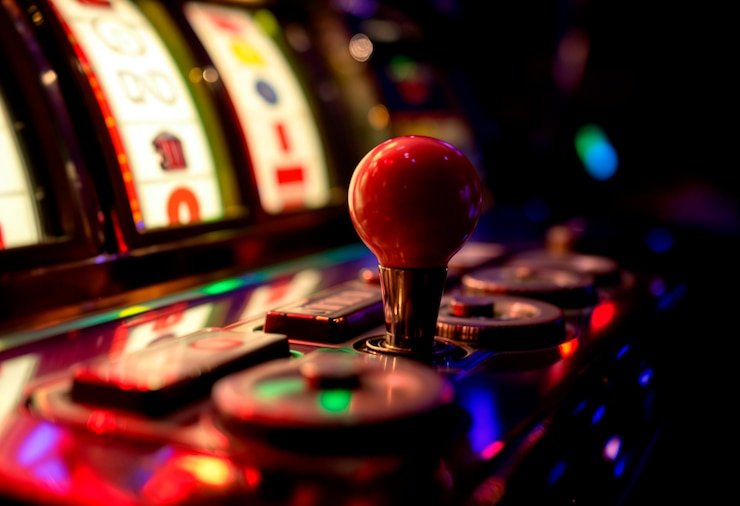 Wolf Gold slot game interface on suster123 apk